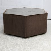 Table space age, hexagonale. Bois, velours et miroir fumé. Circa 1970