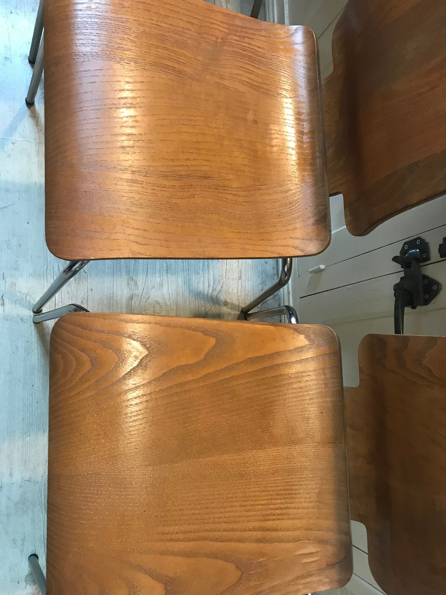 Lot of 4 vintage chairs thermomoulated