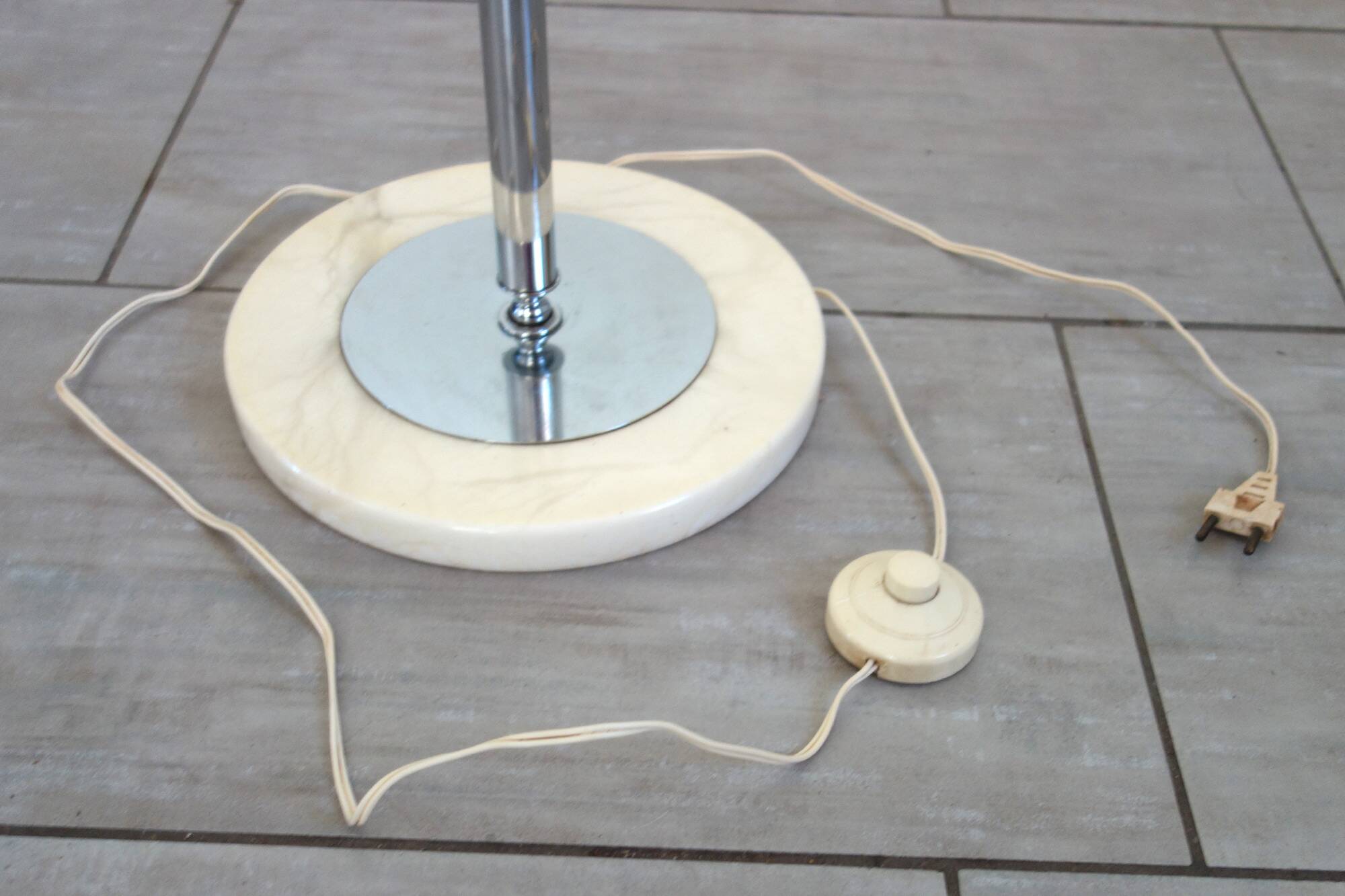 Space age floor lamp with 3 lights from the 70s by DLG Scolari.
