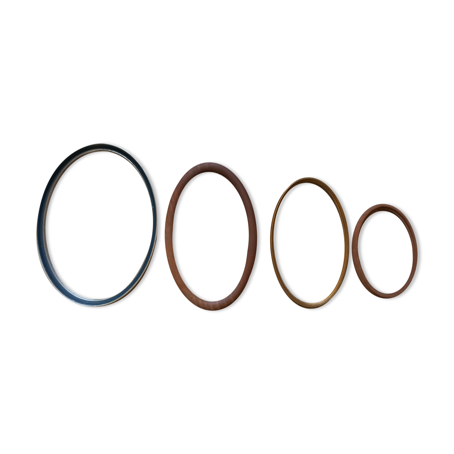 Set of 4 oval frames