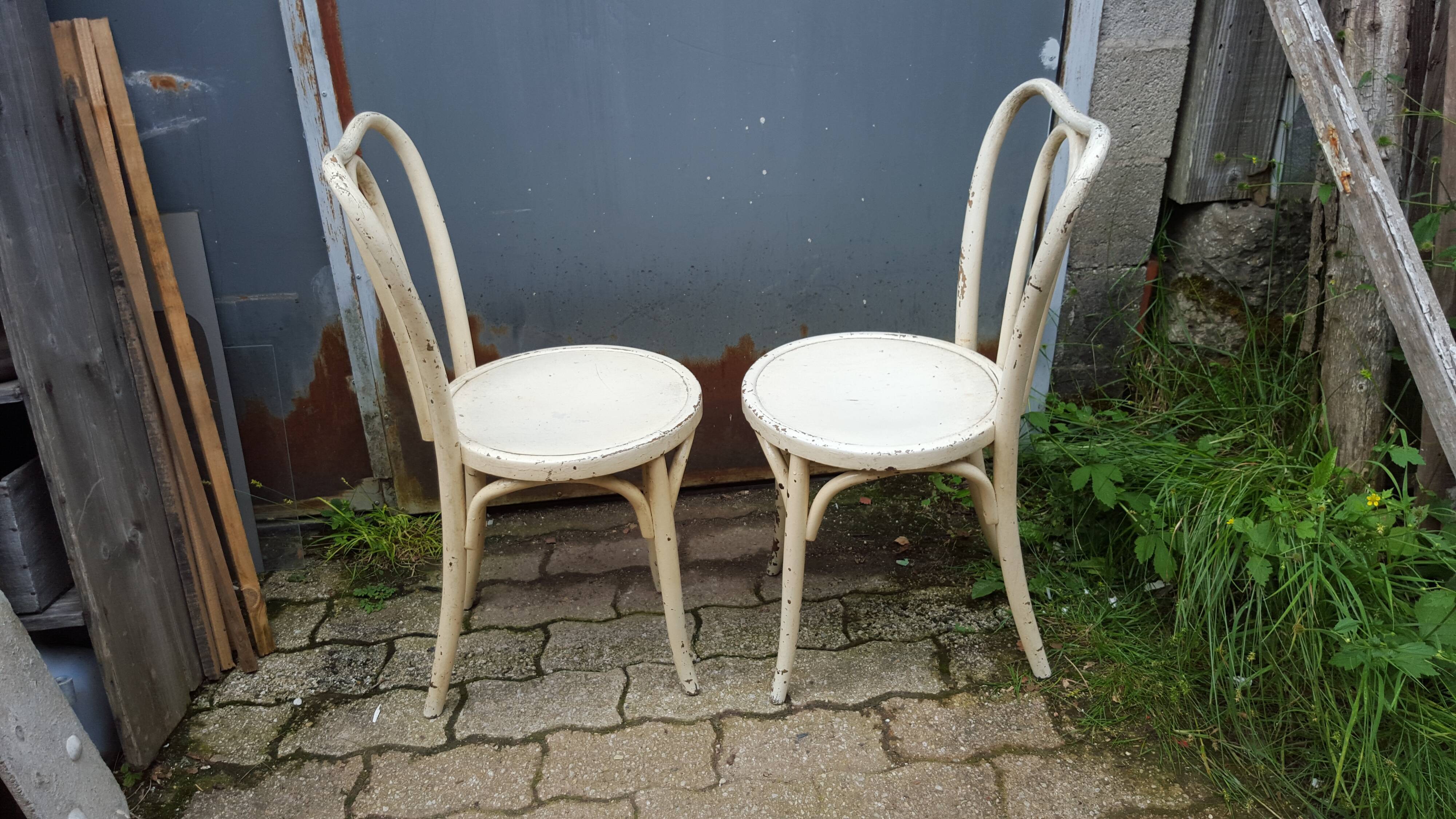 Pair of Baumann chairs made of curved wood