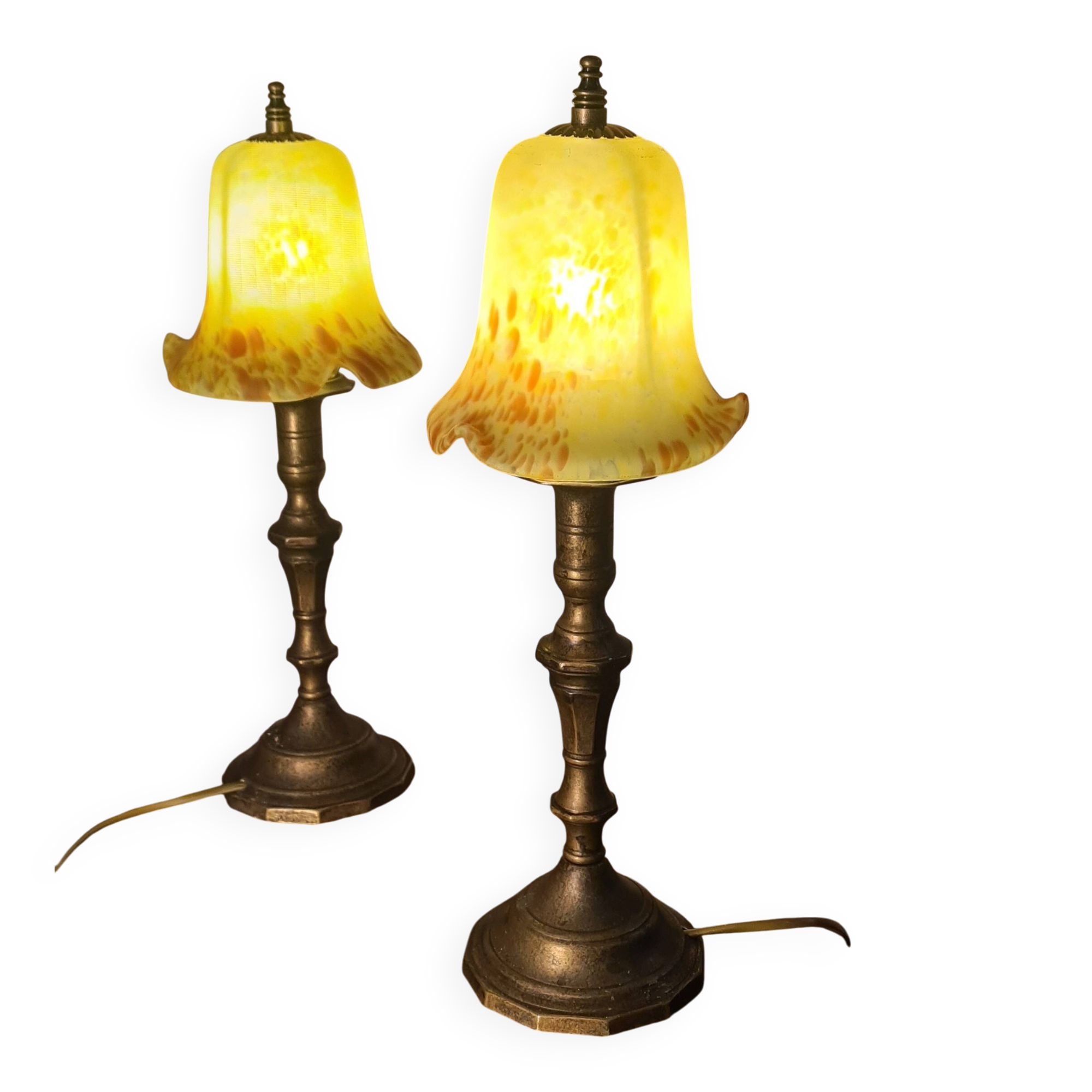 Paire de lampes de chevet Art déco en laiton et pâte de verre jaune, 1930