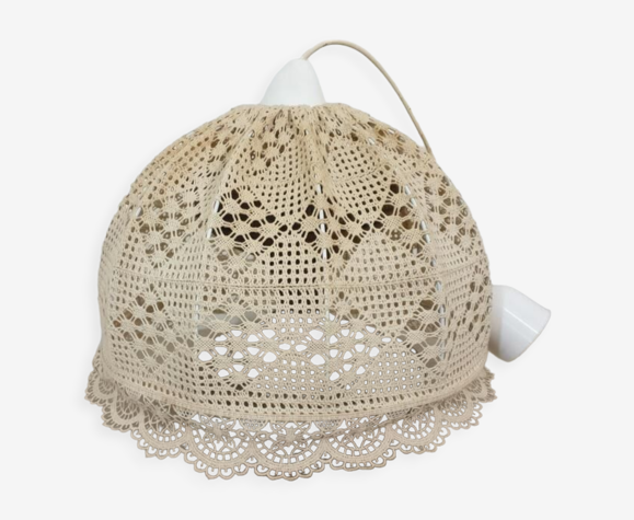 Suspension vintage en dentelle