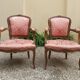Paire de fauteuils cabriolet de style Louis XV