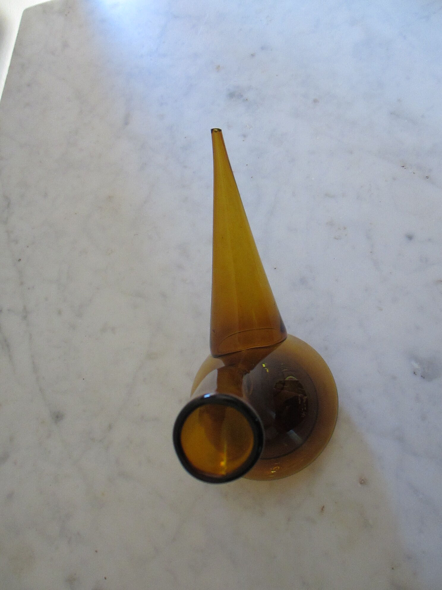 Oil and vinegar maker in amber glass