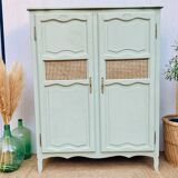 Small Parisian wardrobe