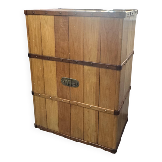 Travel trunk or cabin trunk