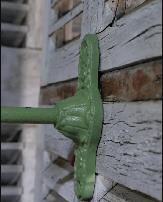Green gooseneck courtyard wall lamp