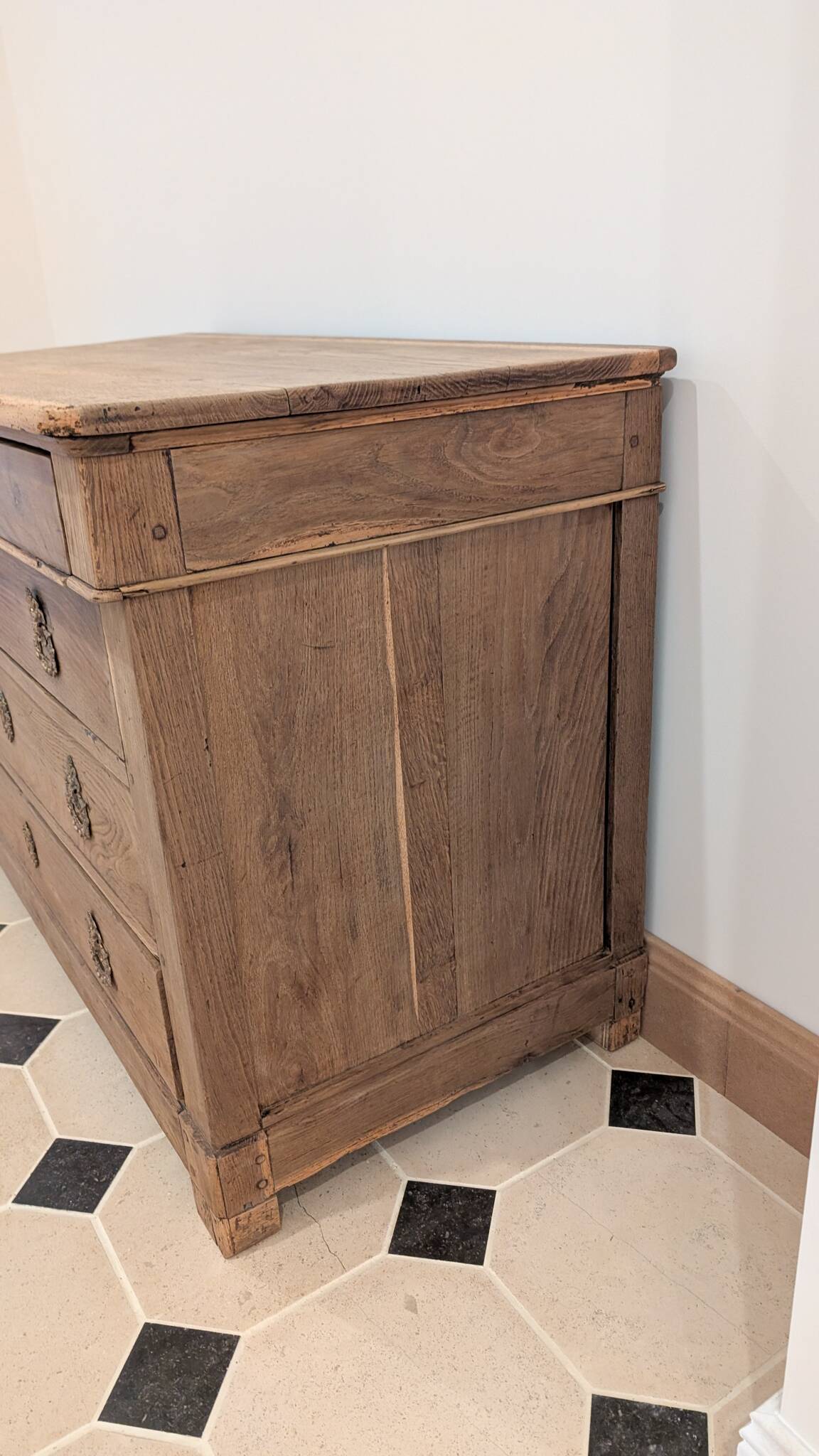 Louis Philippe oak chest of drawers