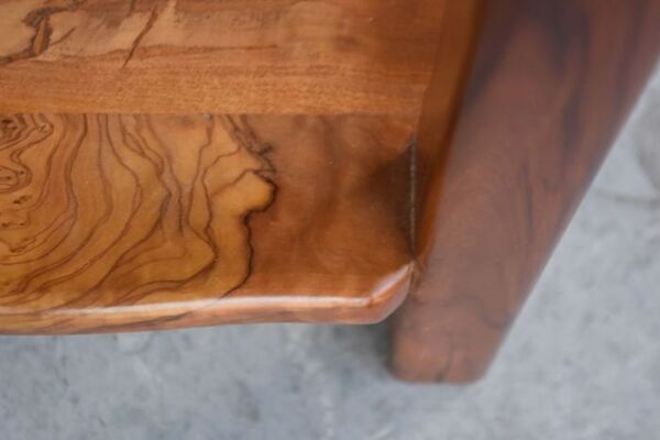 Tabouret de bar forme libre brutalisme en olivier