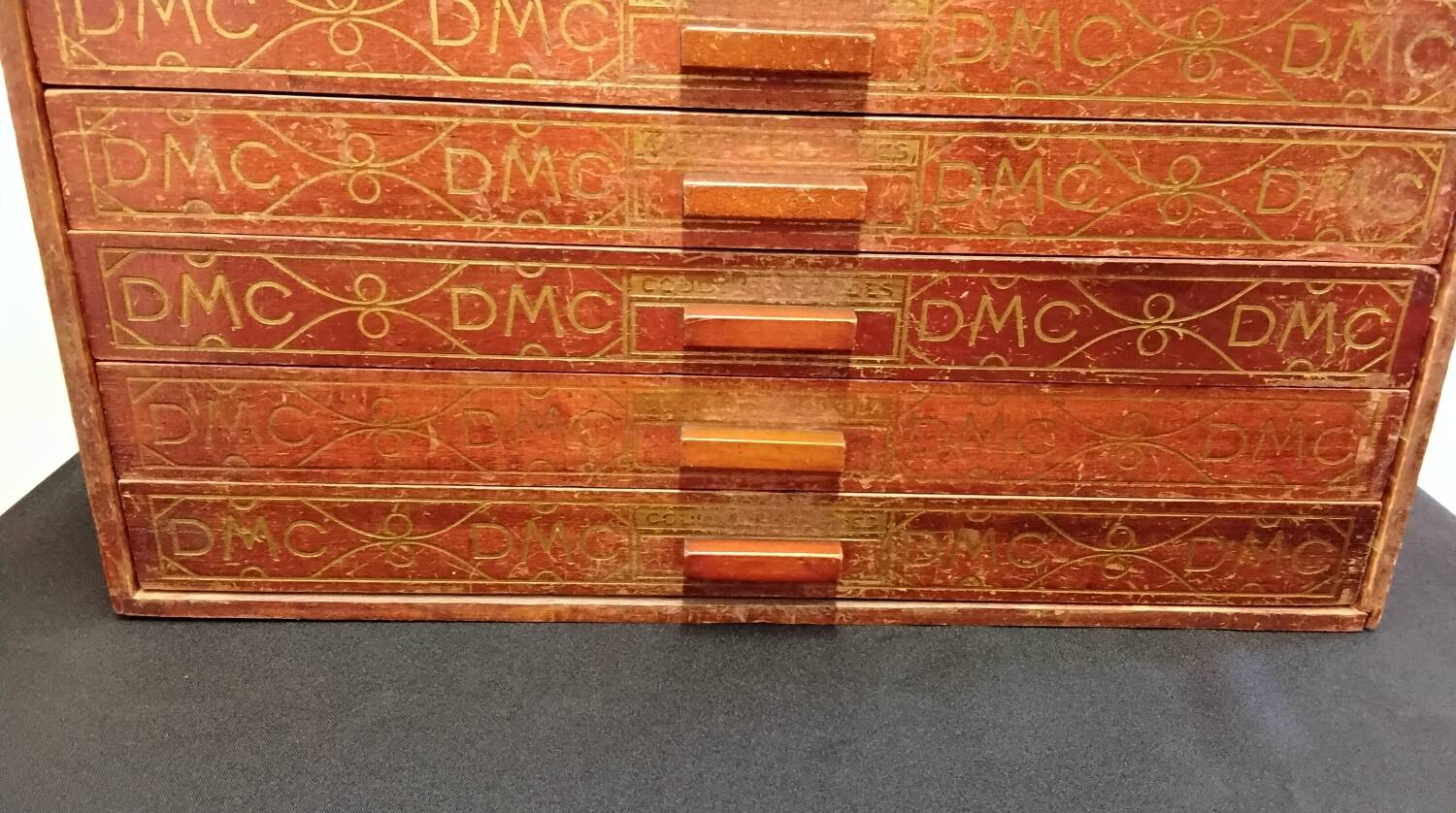 Coffret/ petite commode de mercerie vintage de la marque DMC