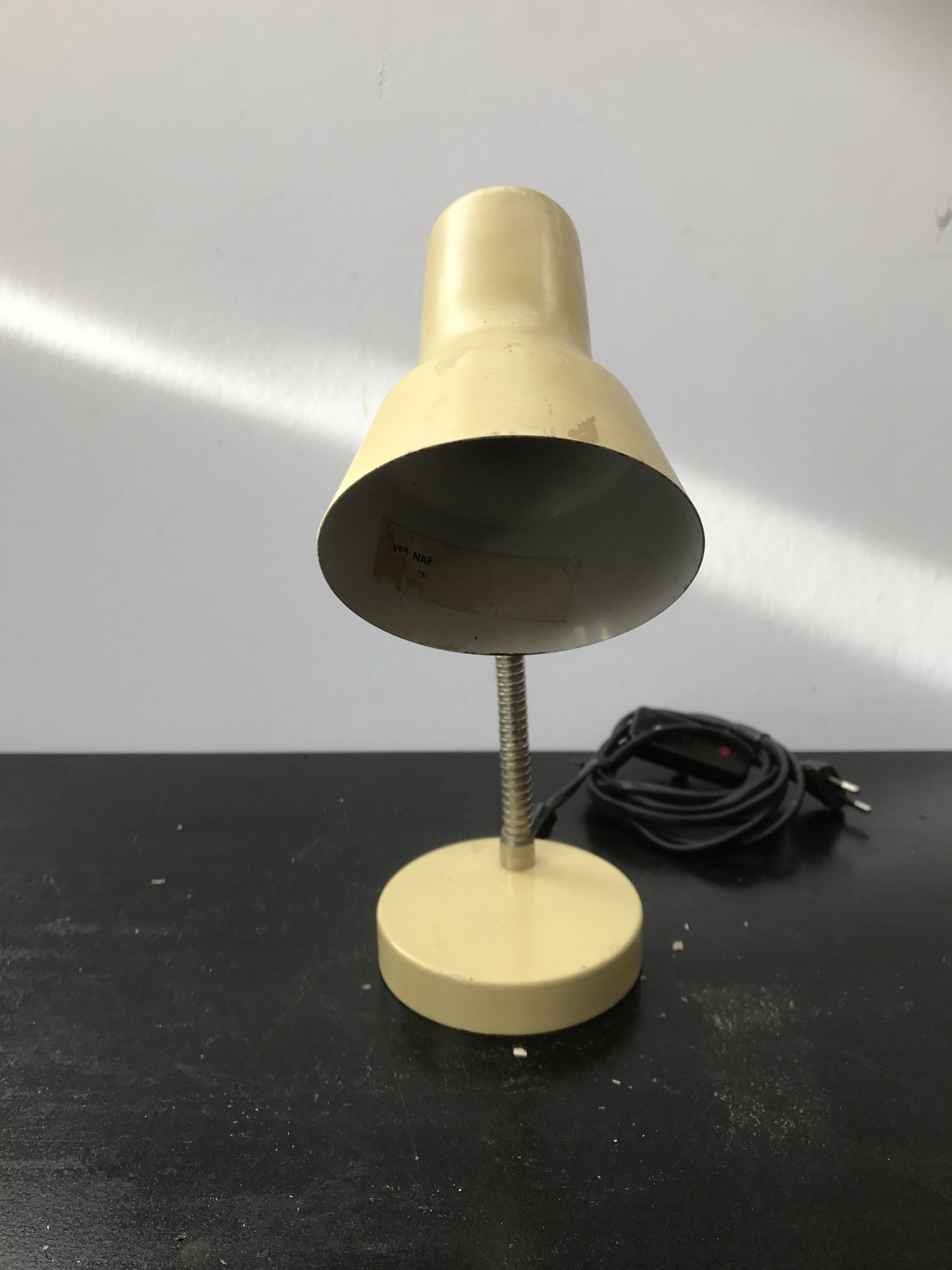 Beige metal desk lamp