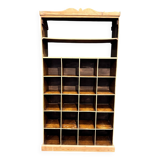 Ancien meuble de métier avec casiers