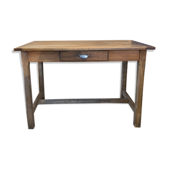 Old wooden desk of ideal meubles in roubaix