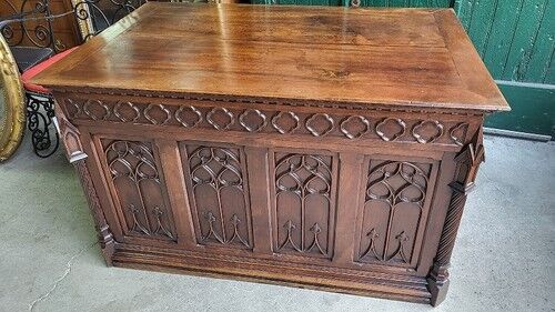 Ancien bureau 9 tiroirs en noyer de style gothique ref je
