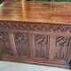 Ancien bureau 9 tiroirs en noyer de style gothique ref je