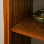 Bibliothèque vitrine scandinave pieds chromés vintage