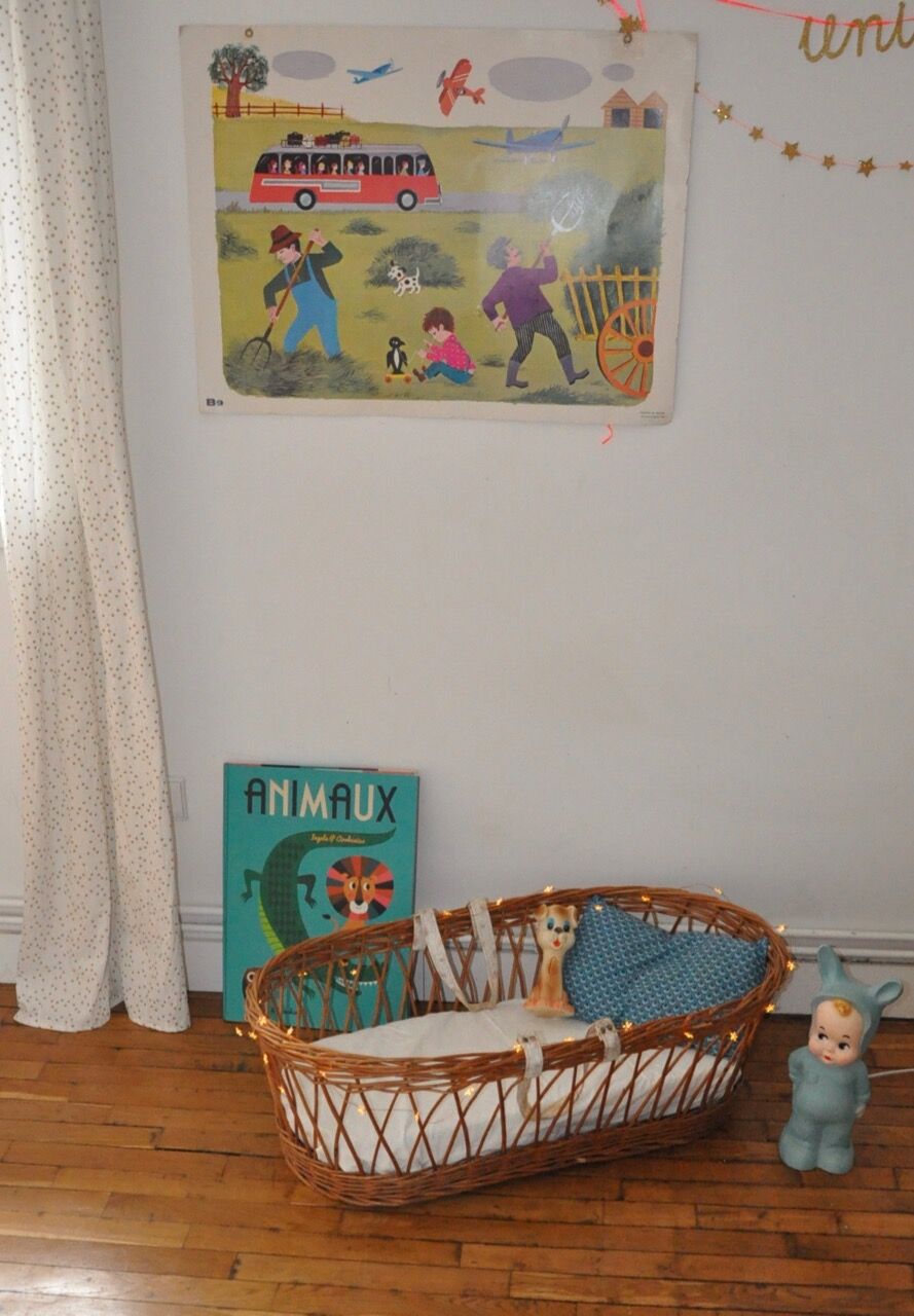 Rattan and wicker bassinet