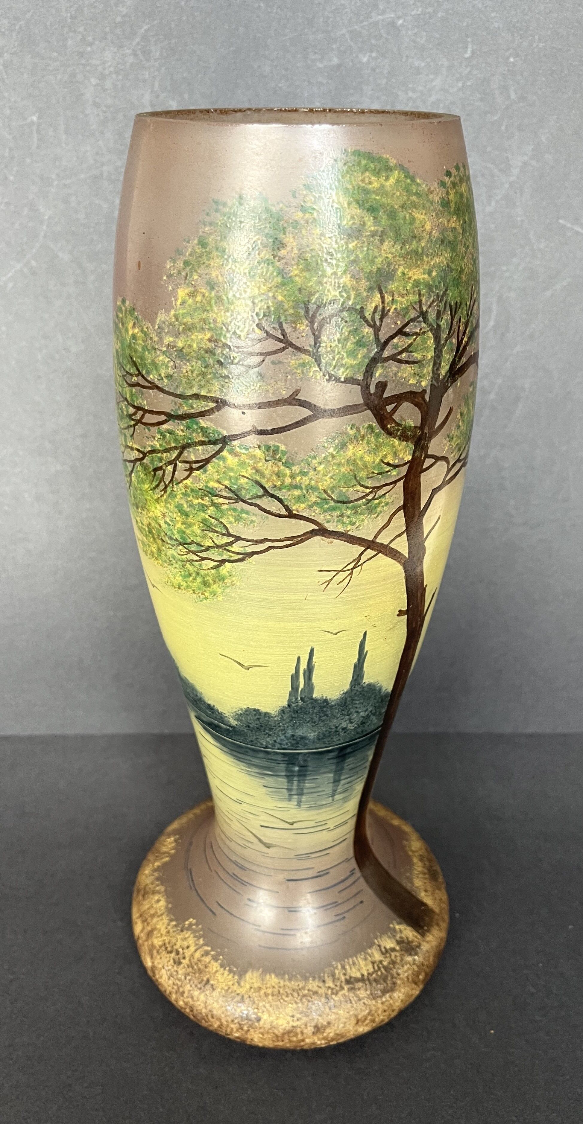 Vase en verre émaillé