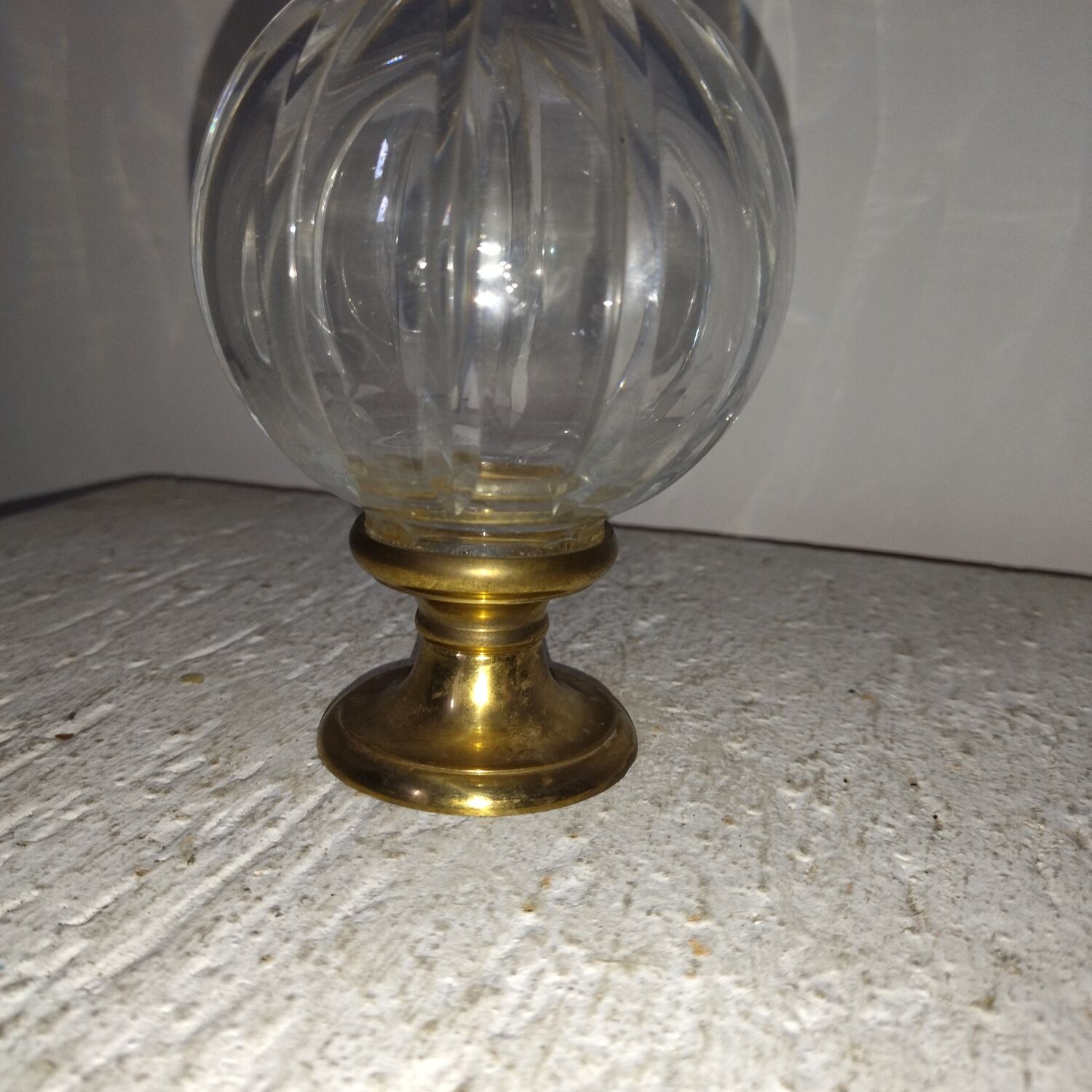 Cut glass stair ball