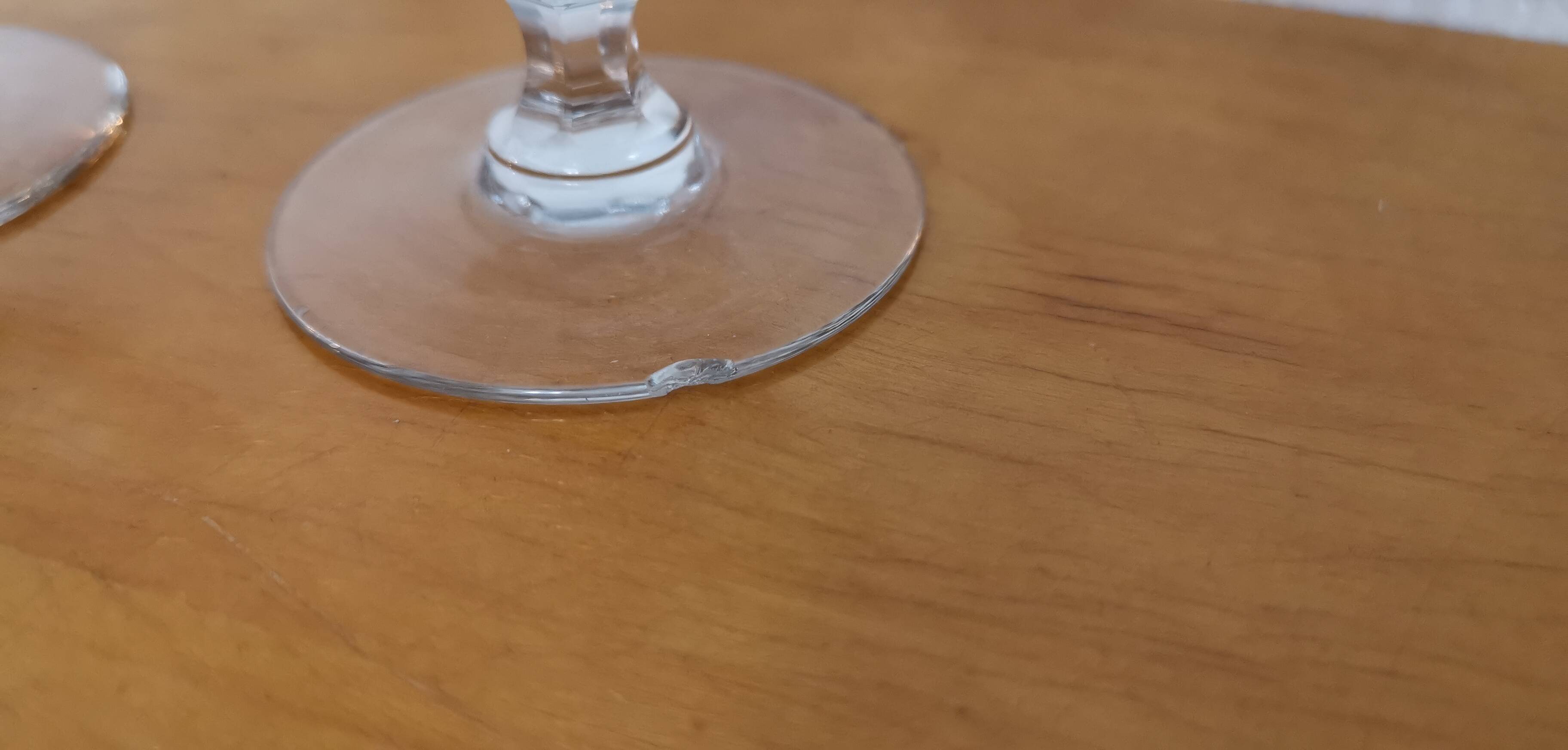 Ensemble vintage de 5 verres gravé sur pieds