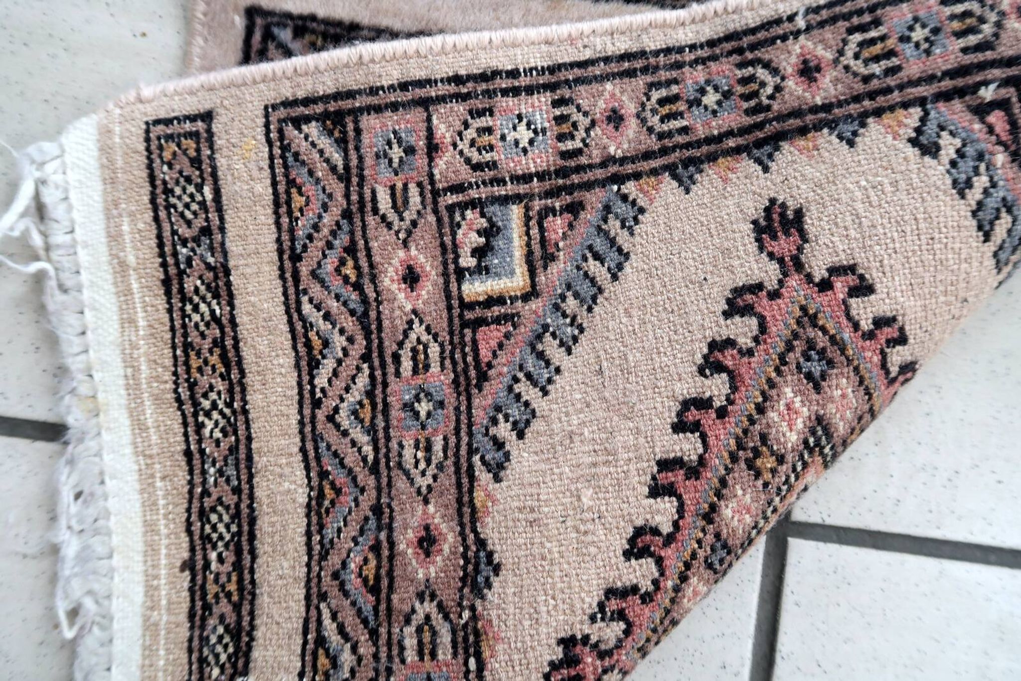 Tapis vintage fait main Boukhara – 39 x 42 cm – Design traditionnel