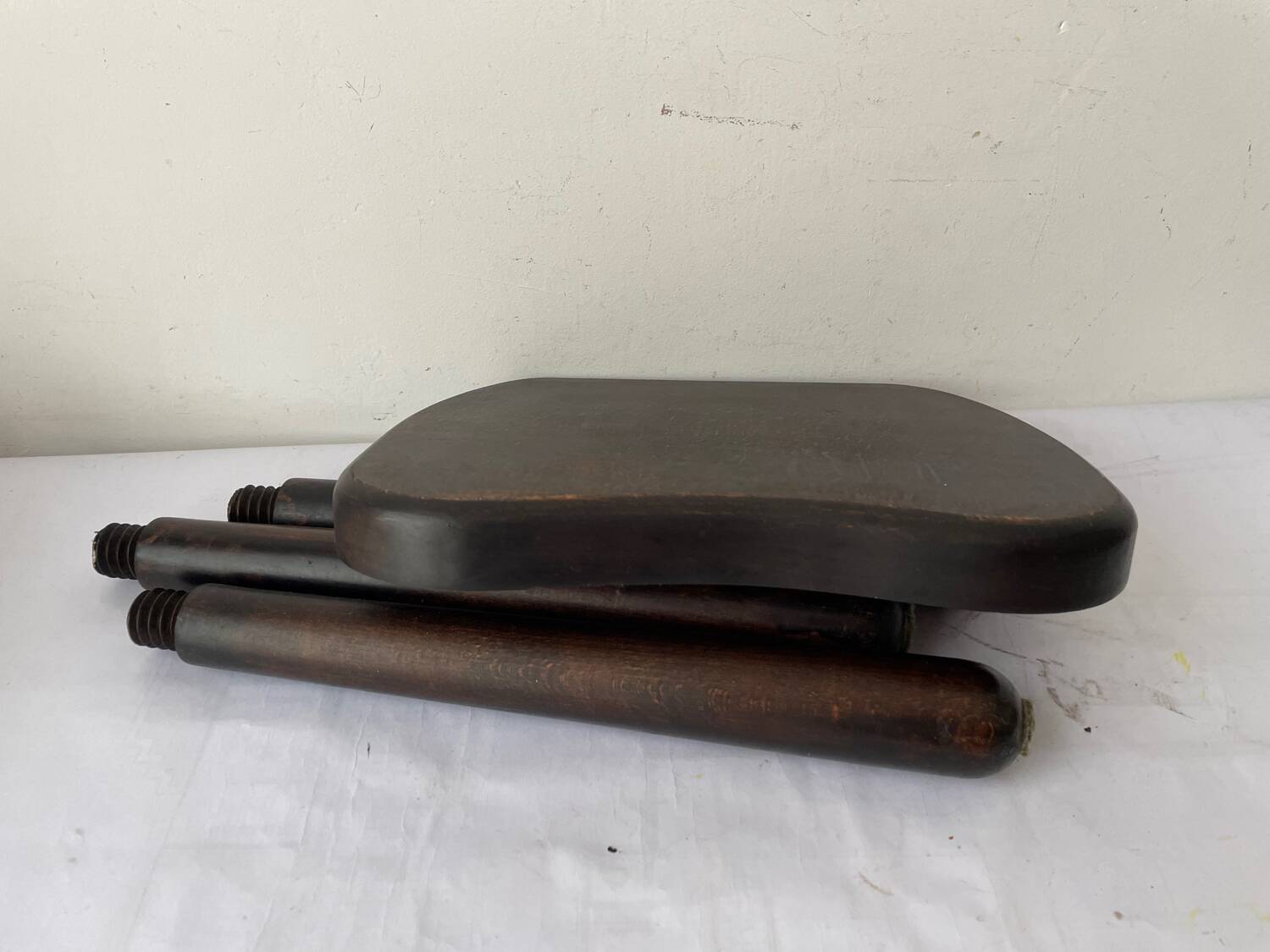 Tabouret tripode vintage