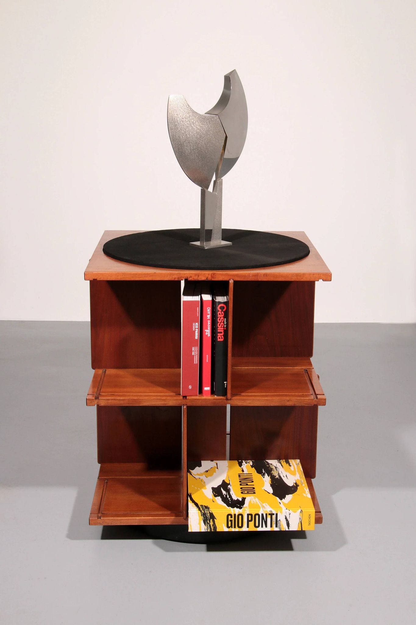 Gianfranco Frattini revolving modular bookcase model 823, 1963 Italy