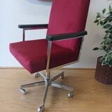 Fauteuil pivotant à cabinet unique des années 1960.