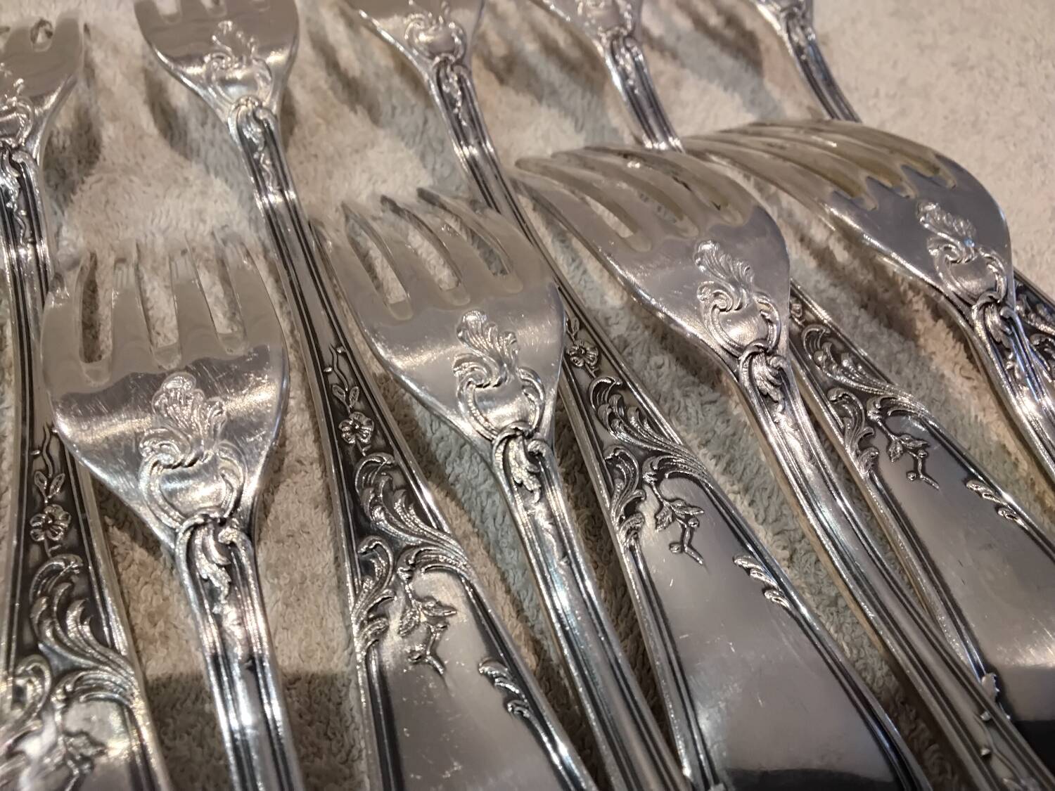 12 silver-plated metal table forks, Ercuis silversmith, Louis XV 29