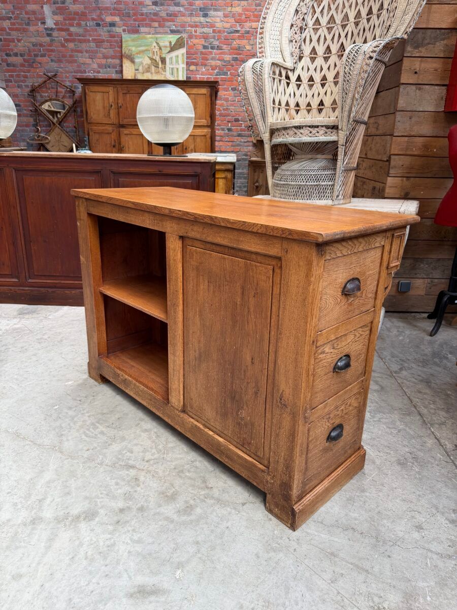 Oak counter from the 1950s