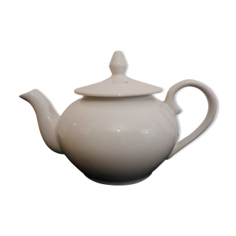 White teapot