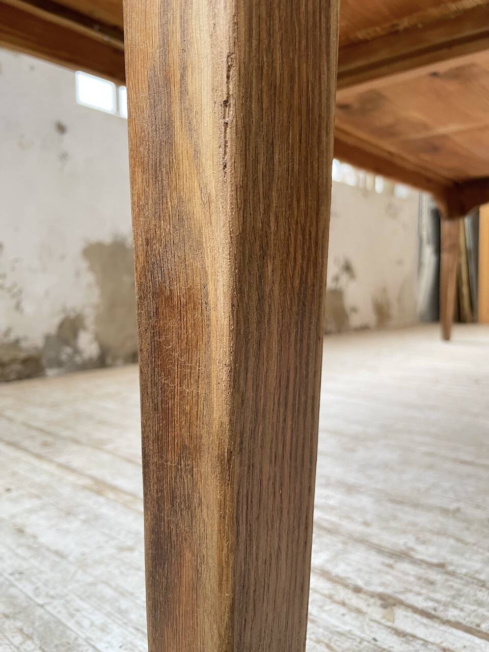 Farmhouse table with spindle legs 2.50m