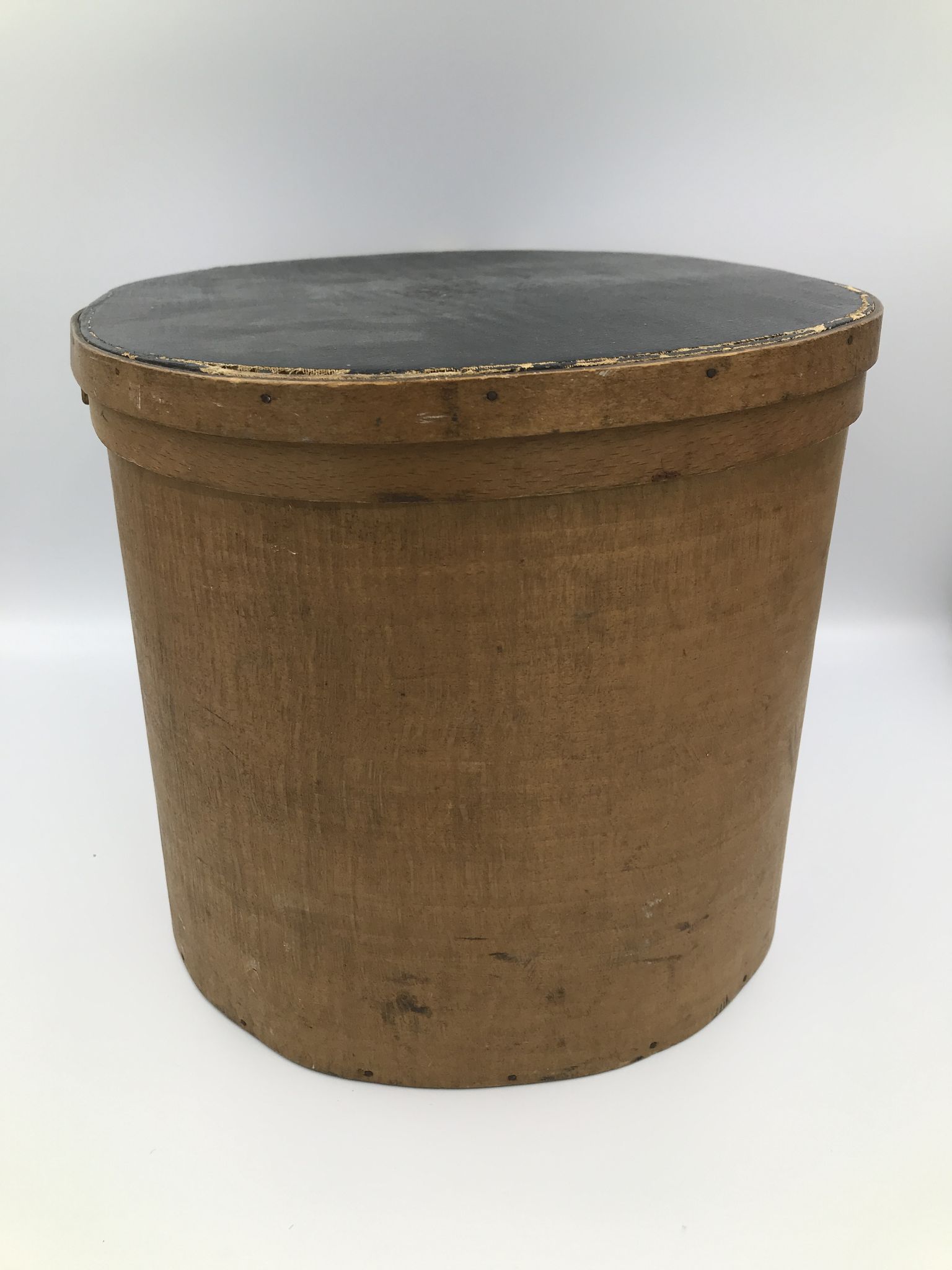 Vintage vintage wooden hat box 1850