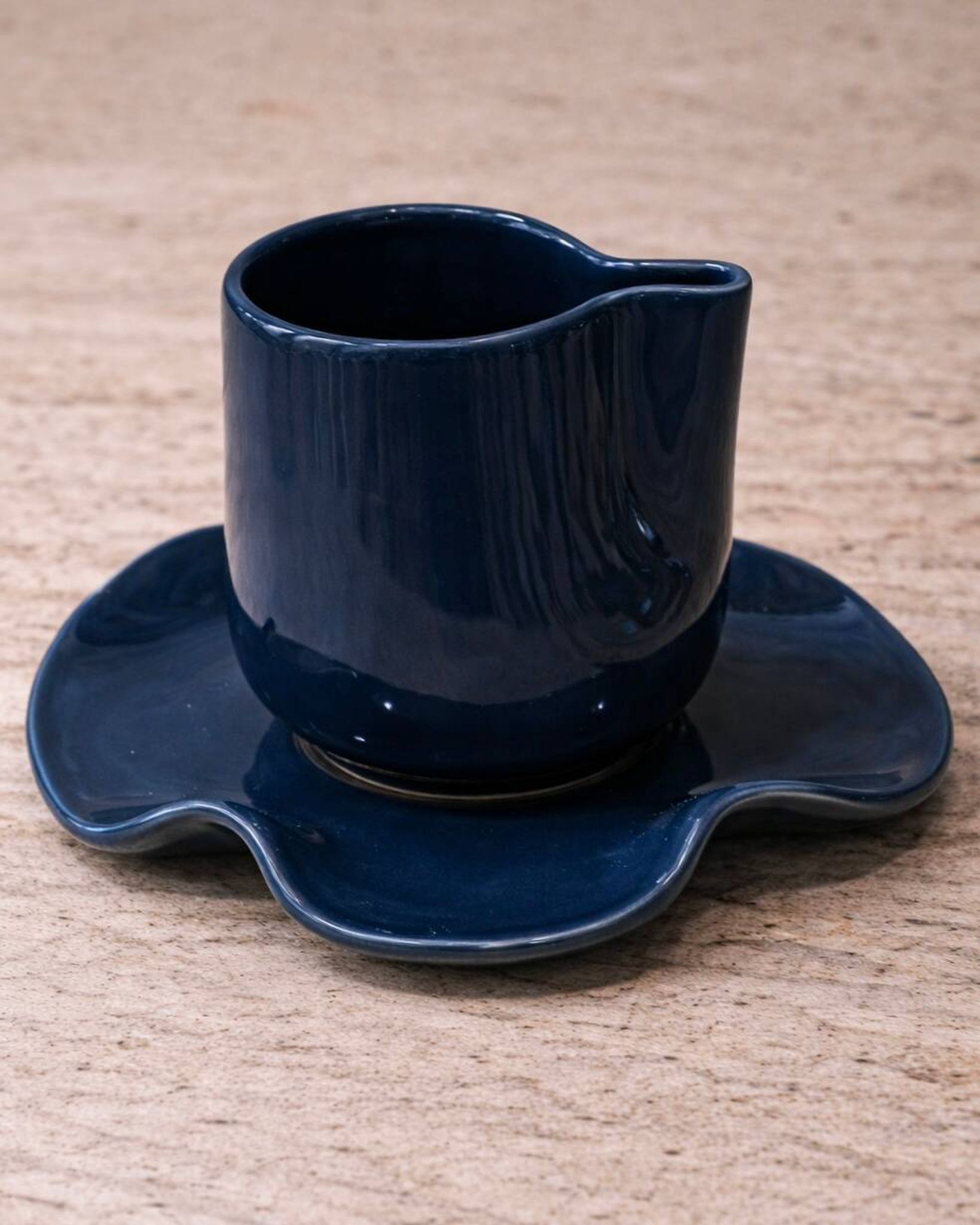 Set tasse & soucoupe ondulée céramique - bleu pétrole