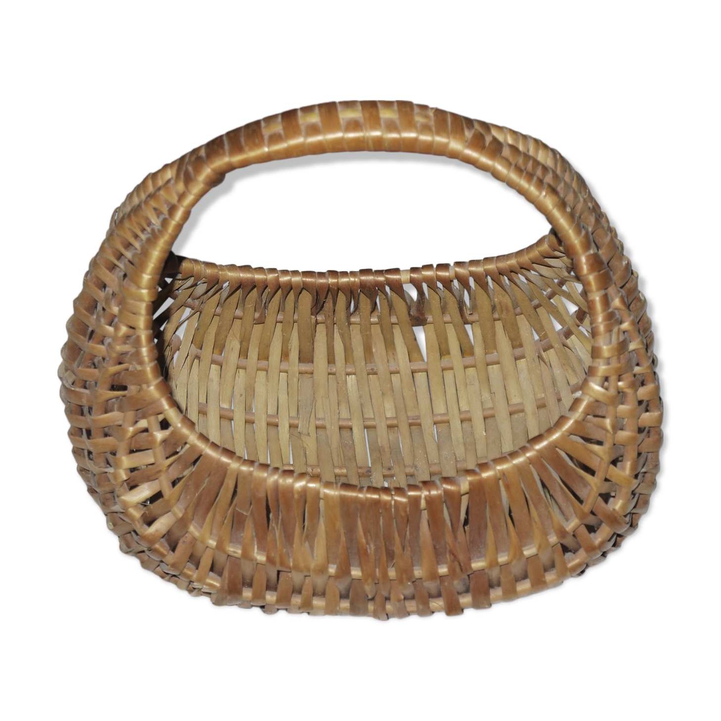 Small banana basket in wicker