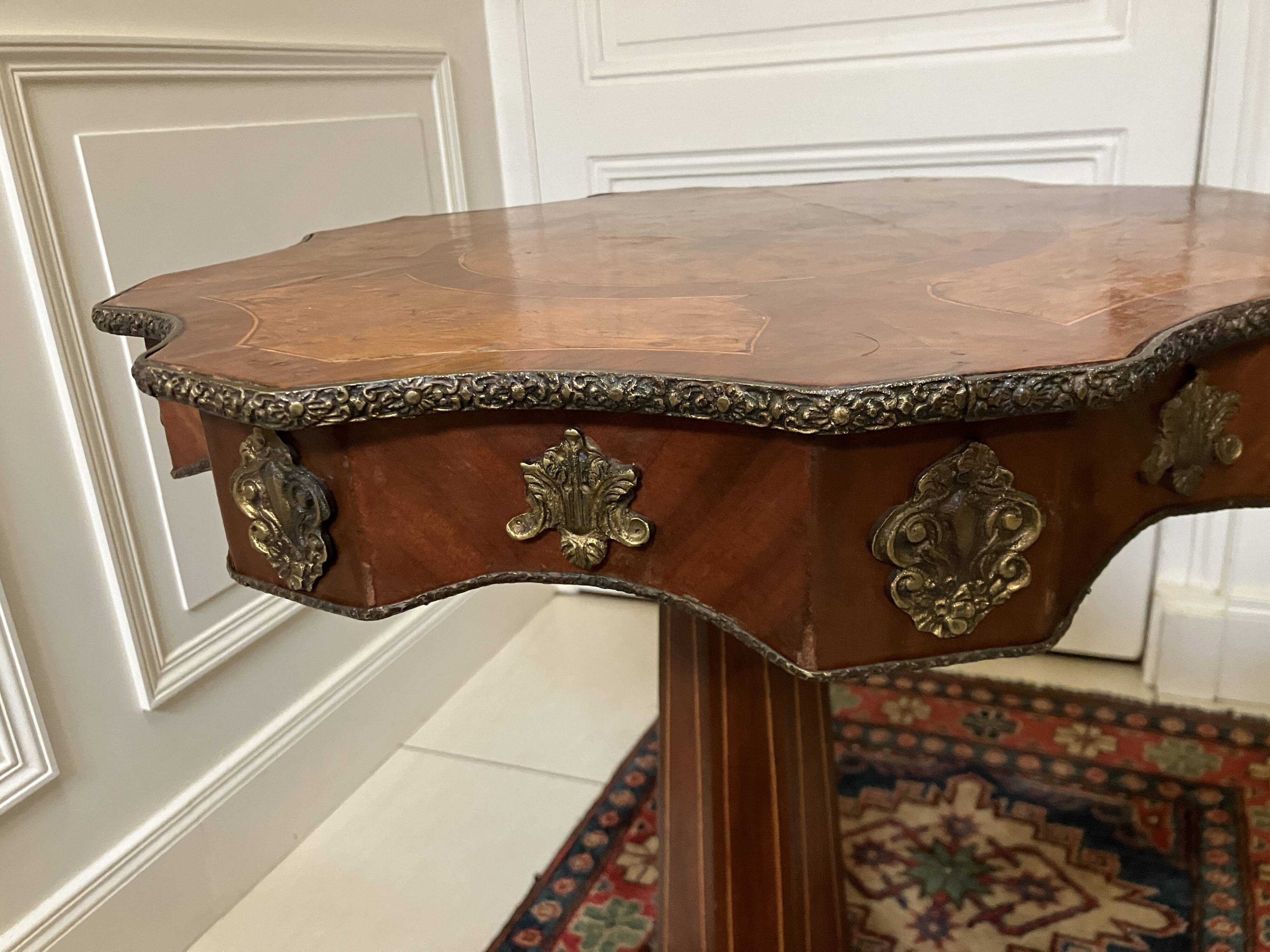 Marquetry pedestal table from the end of the 19th century