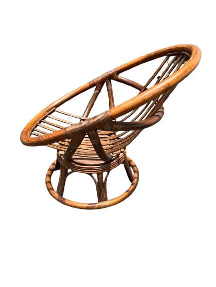 Rotating rattan armchair