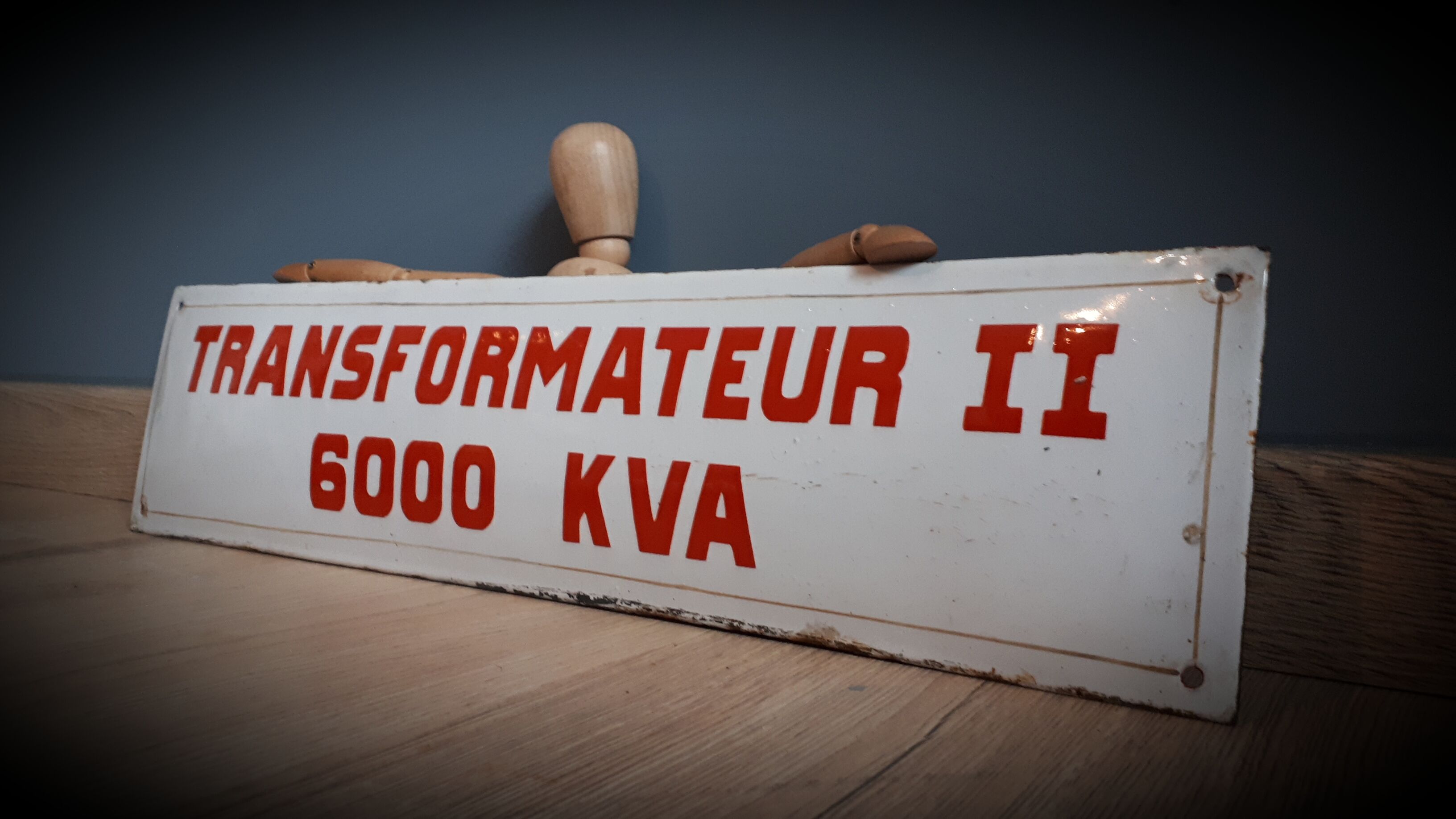 Enamelled plate transformer