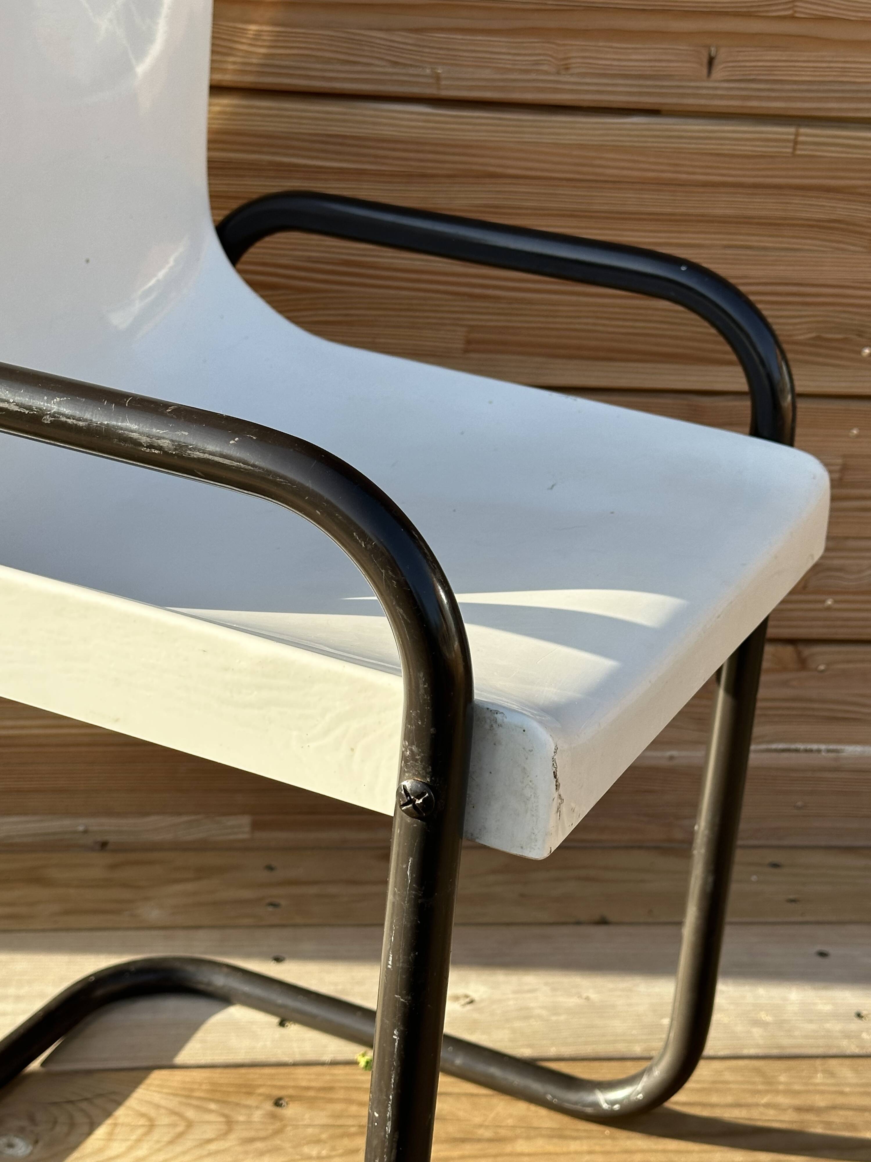 Vintage cantilever chair (sled base)