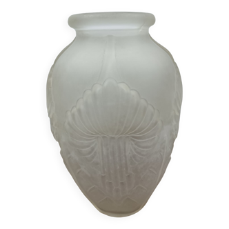 Art Deco vase in pressed frosted glass, representing stylized flowers