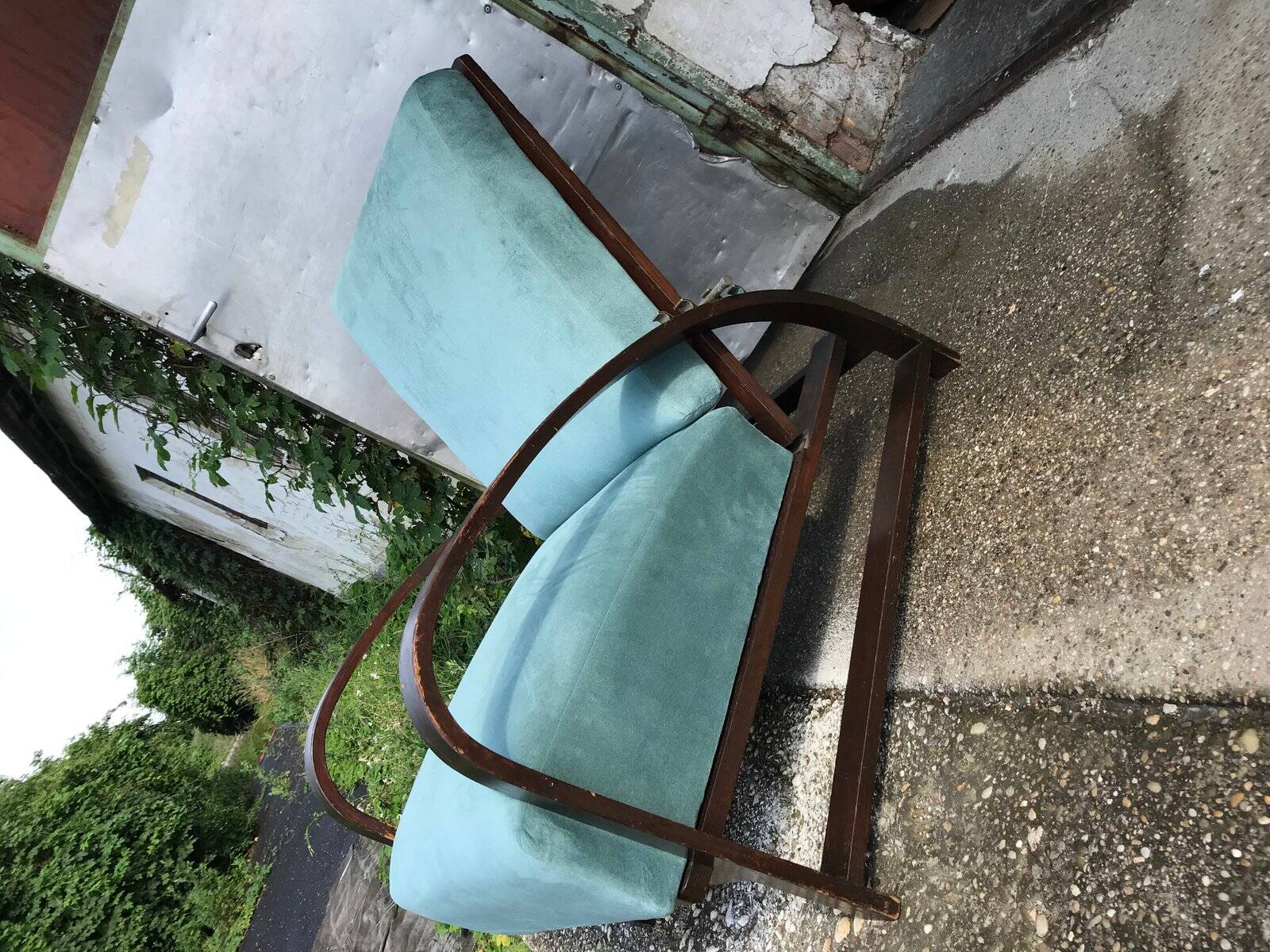 Pair of adjustable turquoise velvet and wood armchairs attributed to Jindřich Halabala, 1930s.