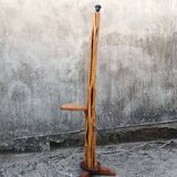 Brutalist floor lamp in solid wood H160 with tripod base