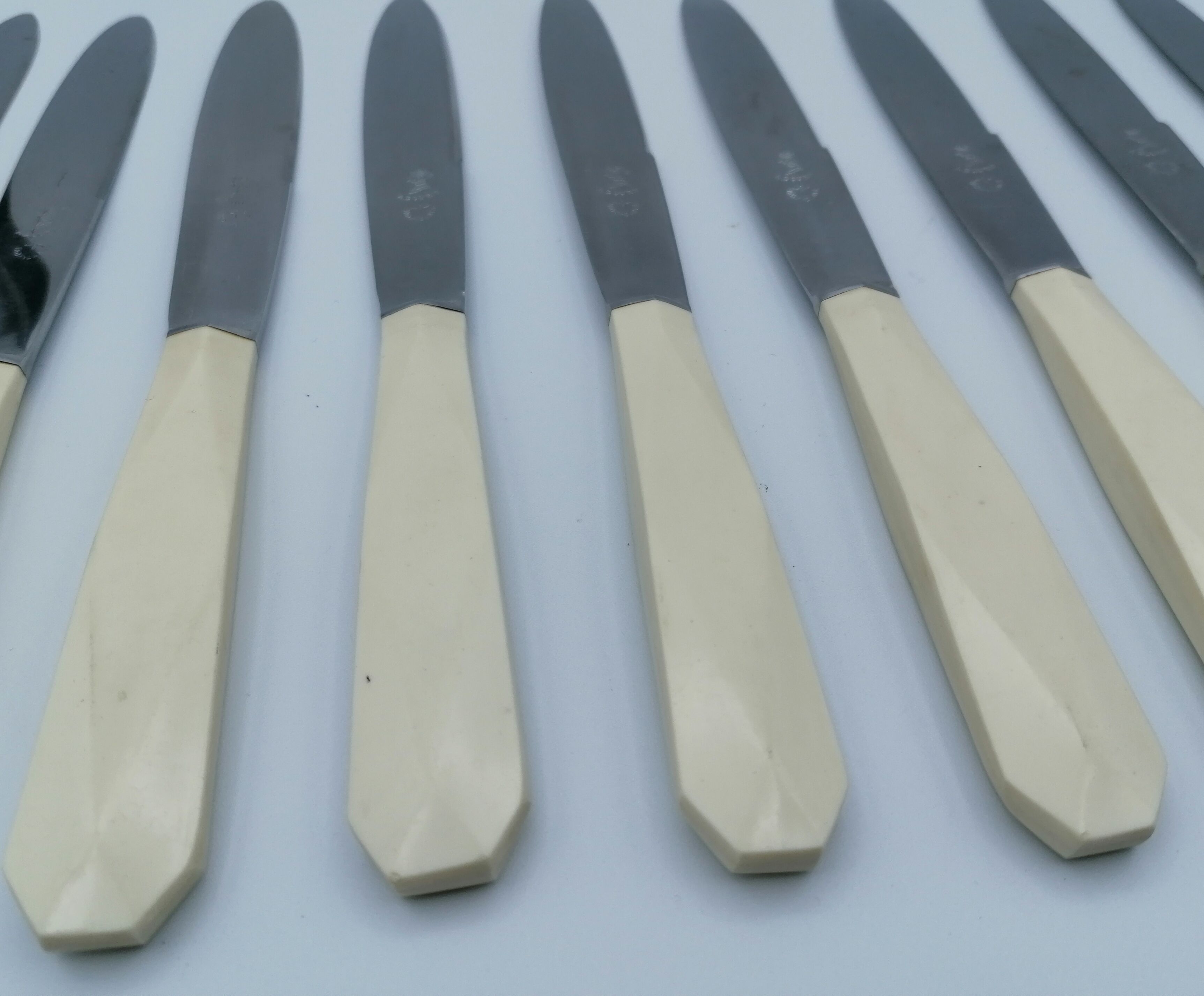 Set of 12 knives