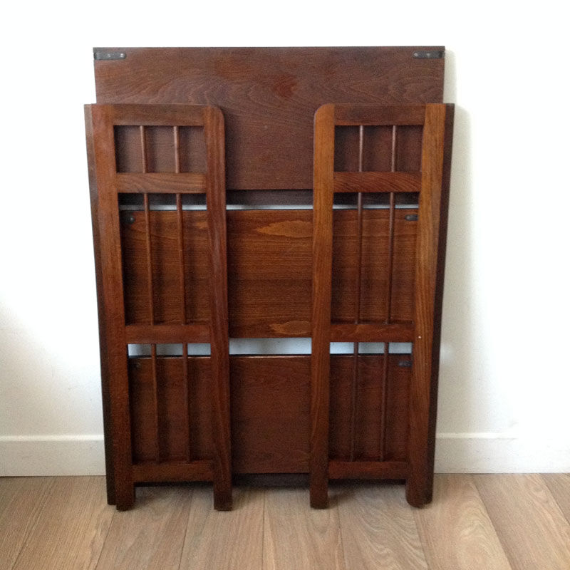 Wooden foldable shelf