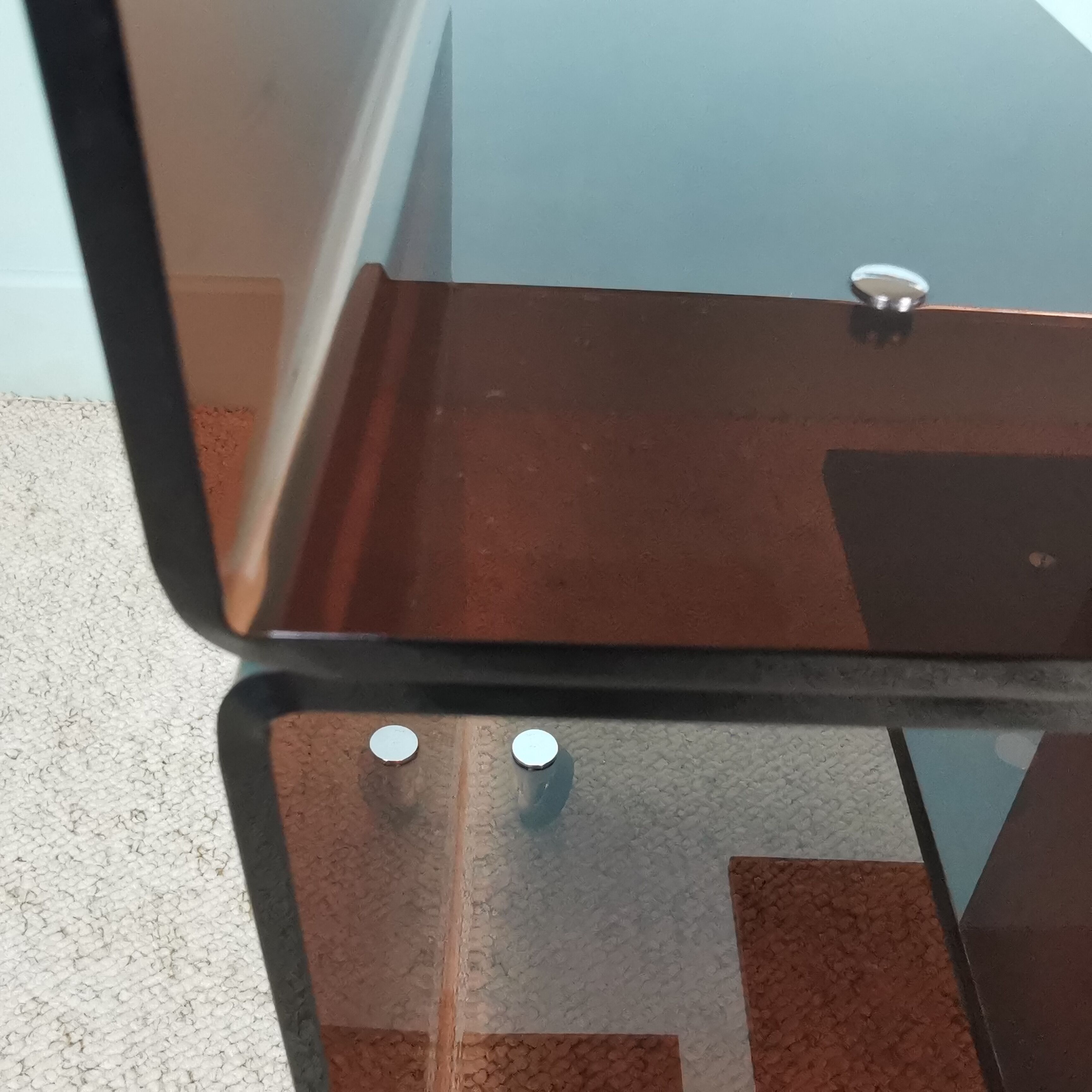 Bout de canapé plexiglas