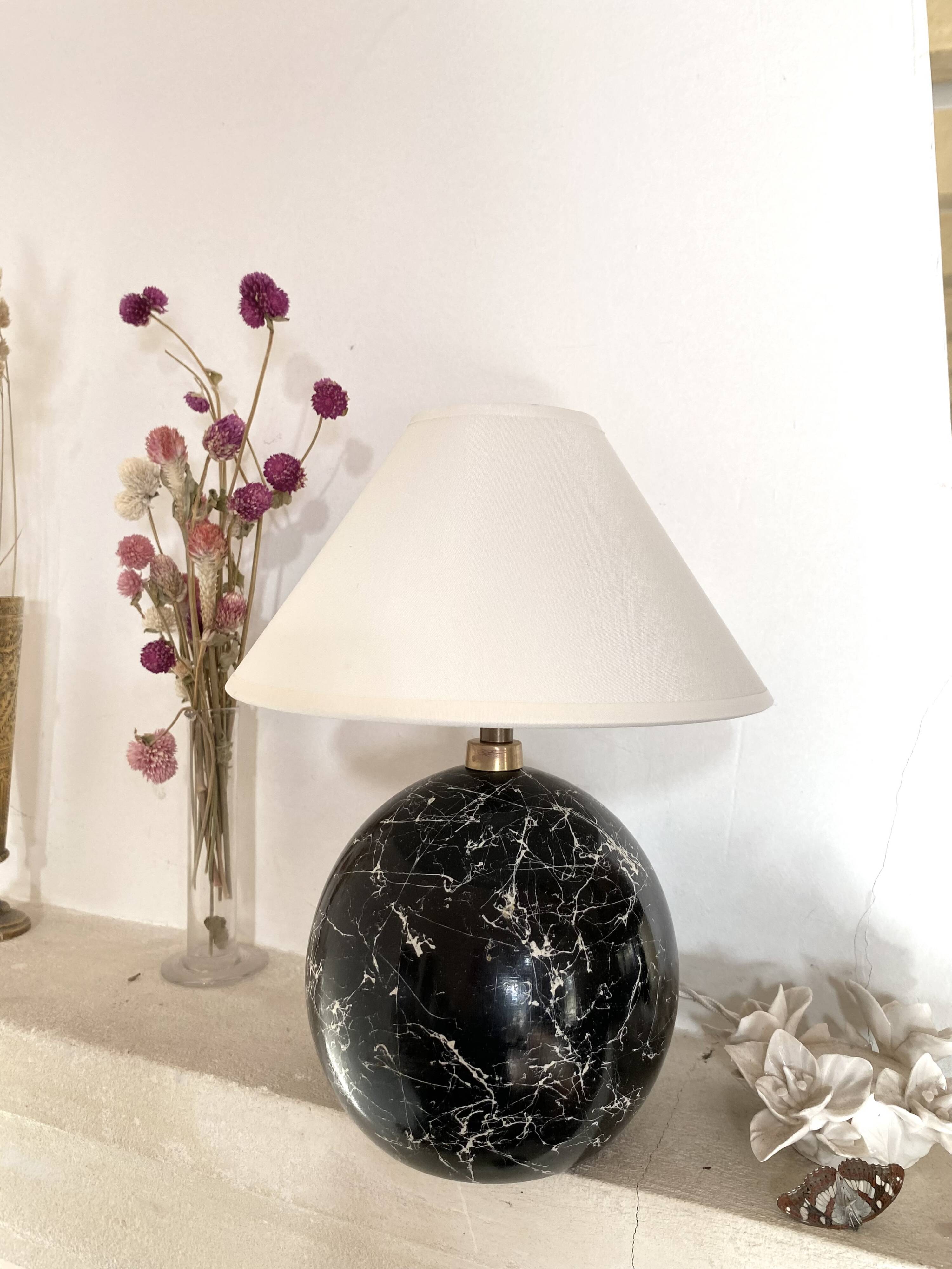 Lampe bois trompe l’œil, câble tissu, abat-jour