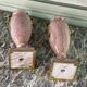 Paire d’urnes en marbre rose et bronzes dorés