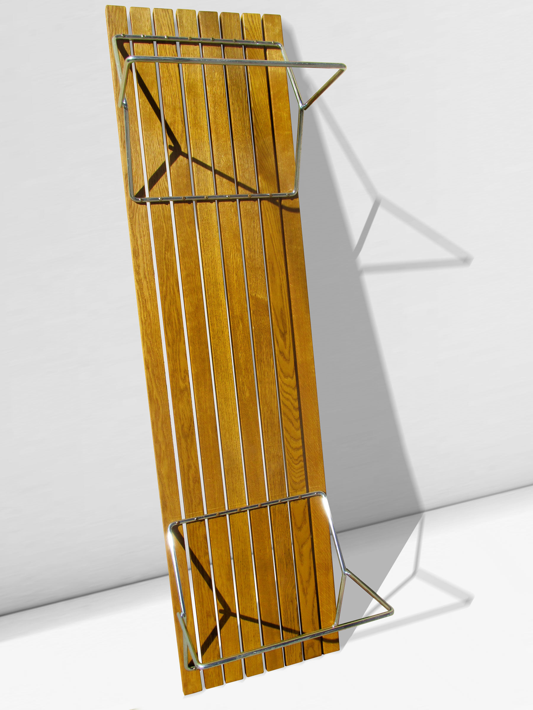 Harry Bertoia Knoll International 1952 by bench