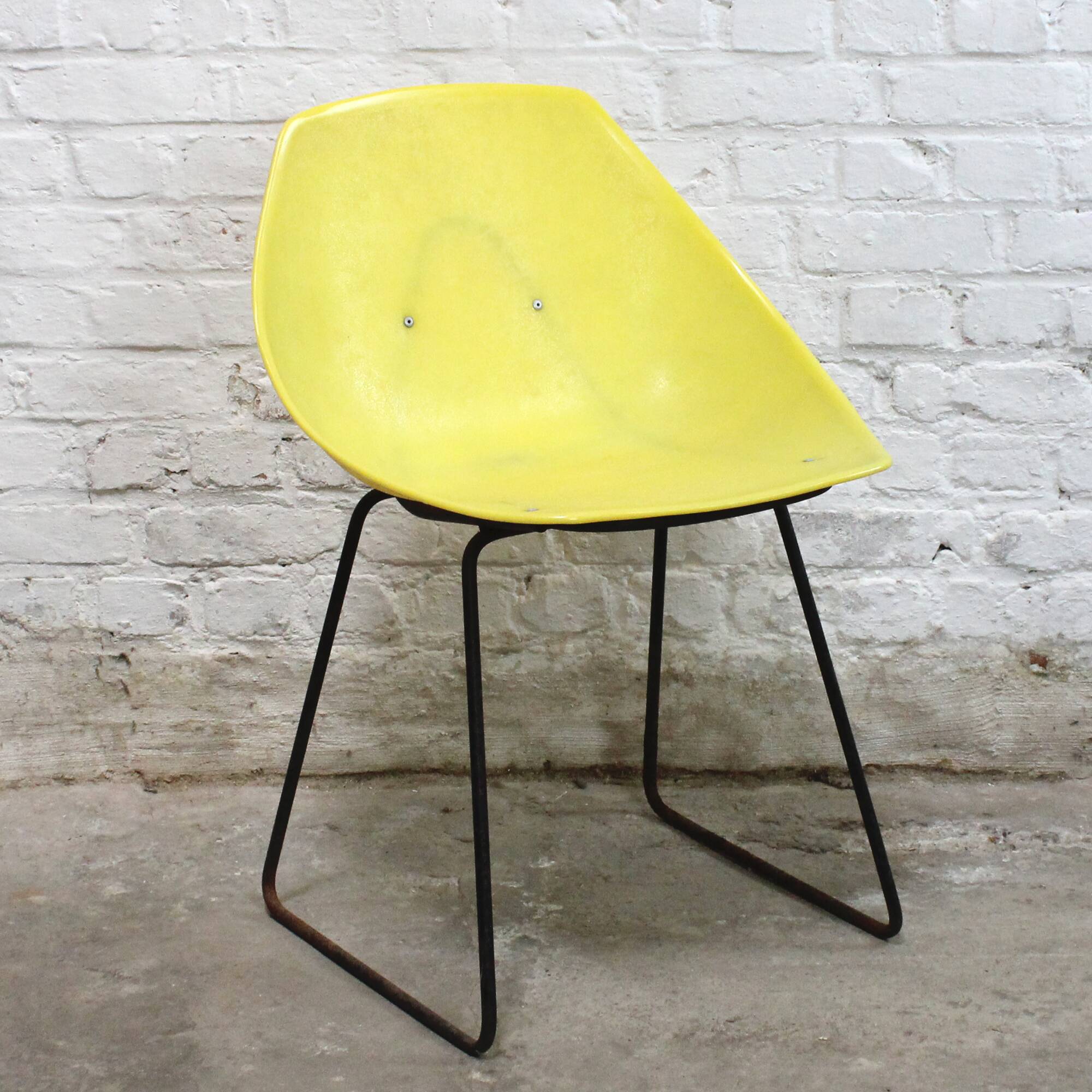 "Shell" chair with sled base by Pierr Guariche for Meurop 1961